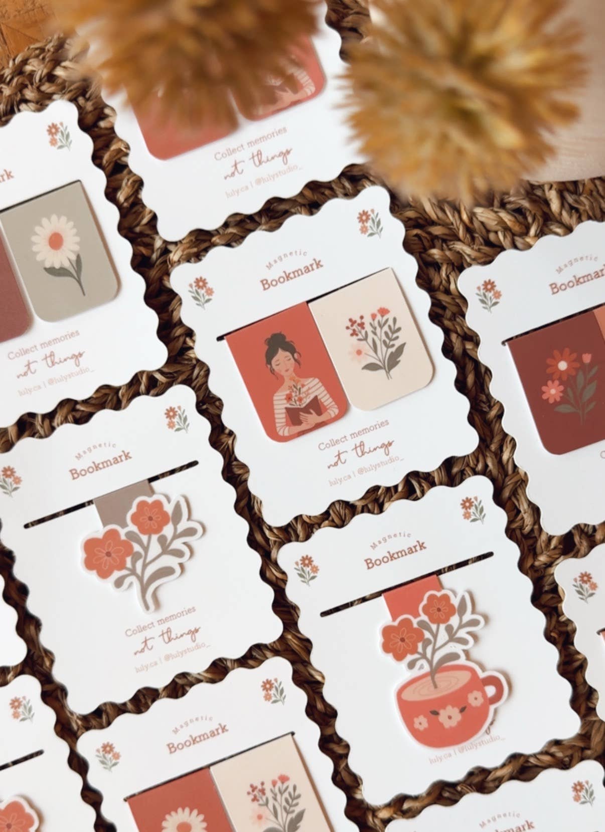 Magnetic Bookmark | Book and Flowers