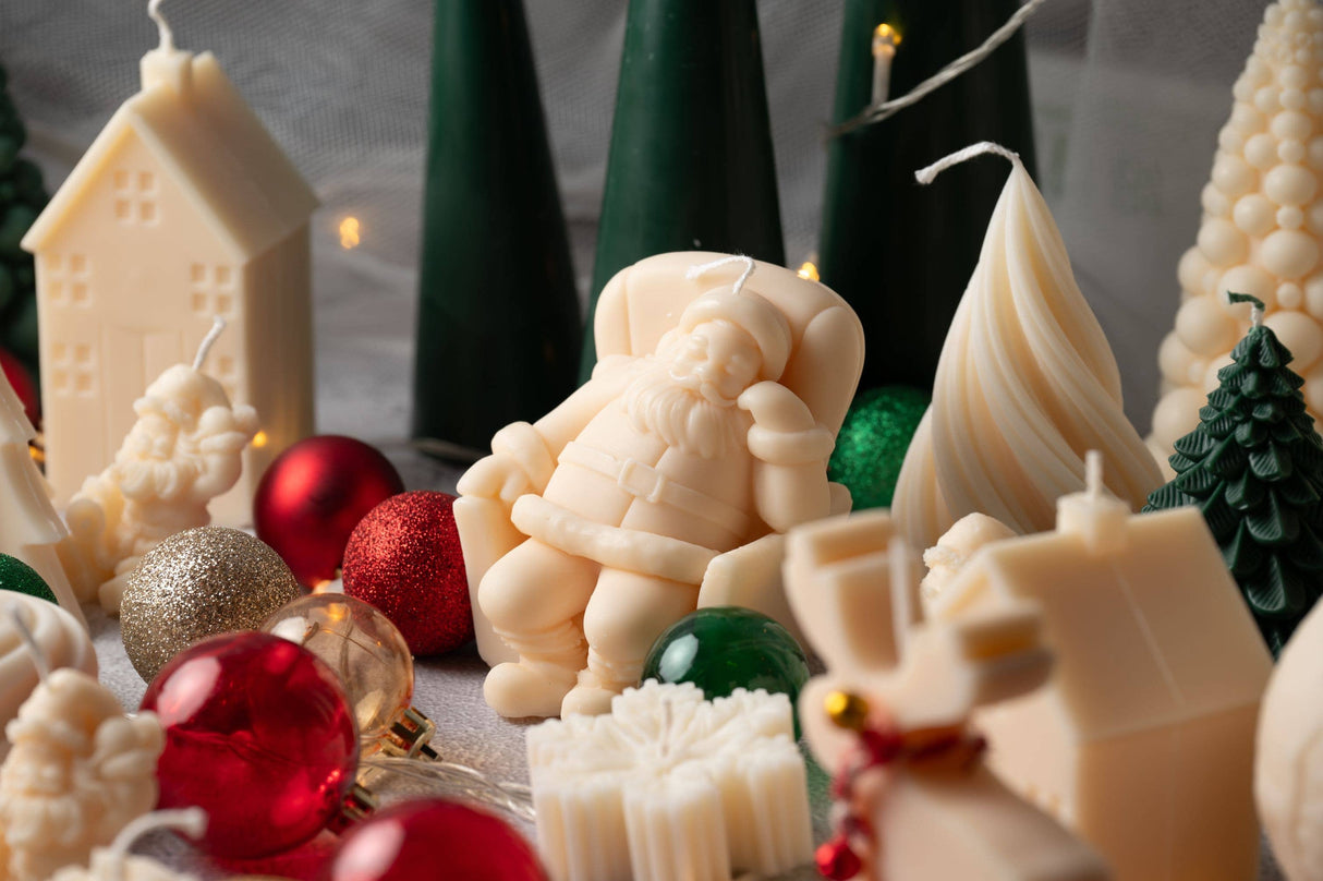 Santa Claus Candle - Hand-poured Design: Vintage