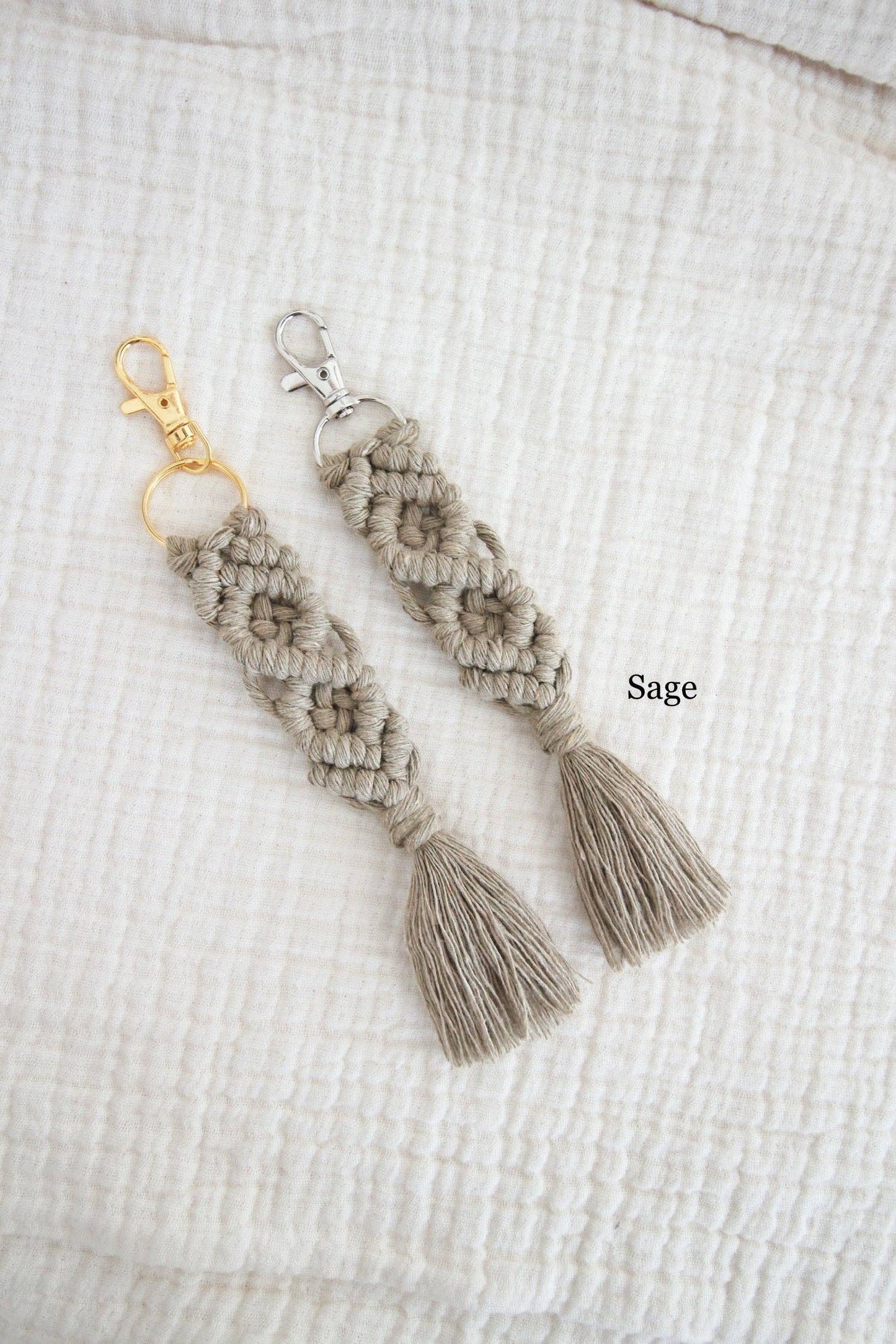 LUCY Keychain Macrame