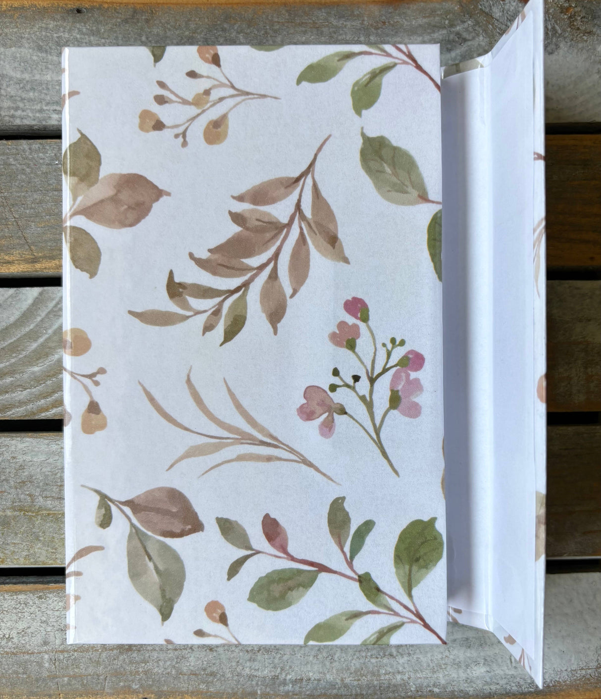 Floral B - 140 sheets Magnetic Closure Notebook