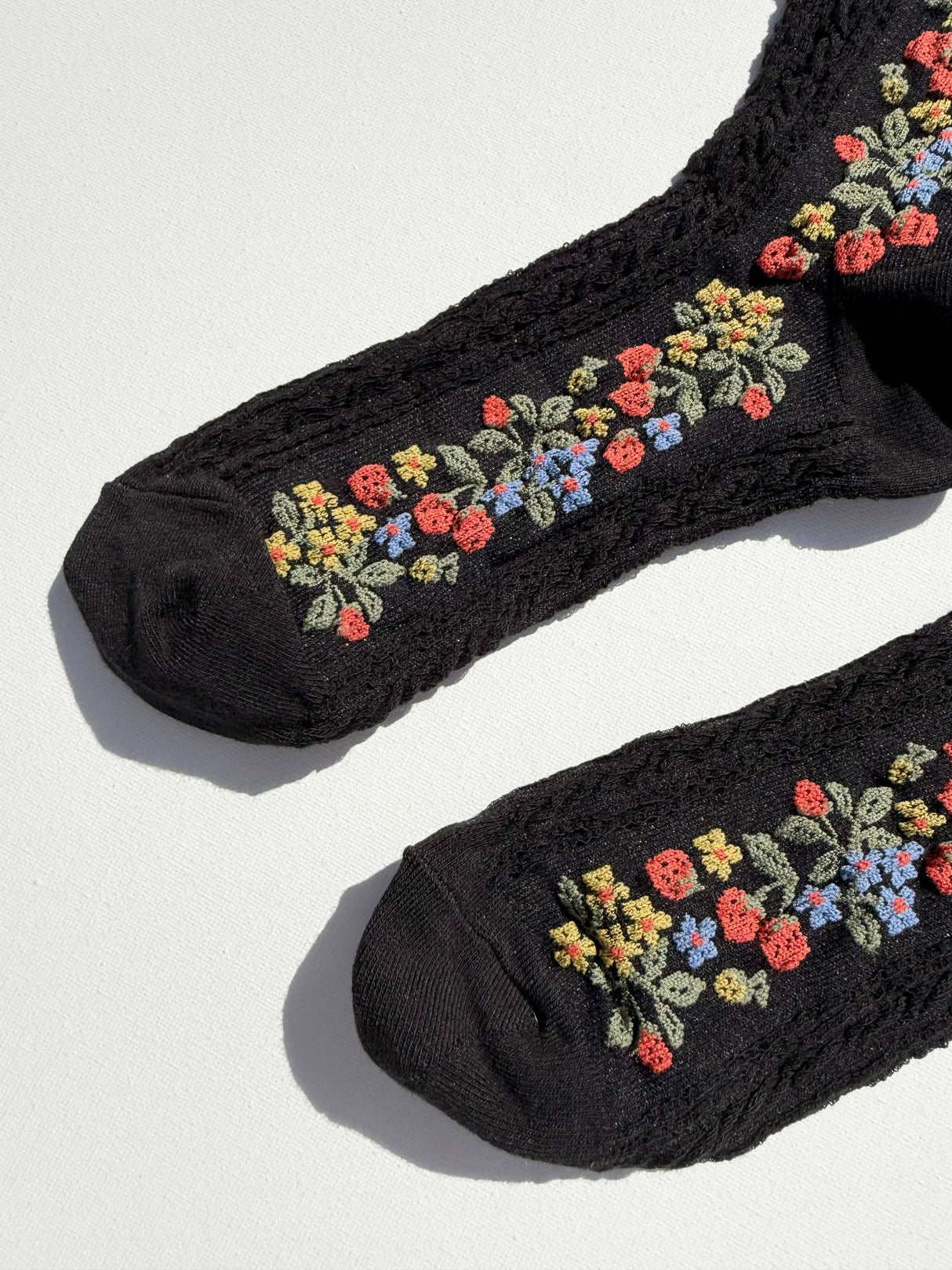 WILD STRAWBERRY SOCKS