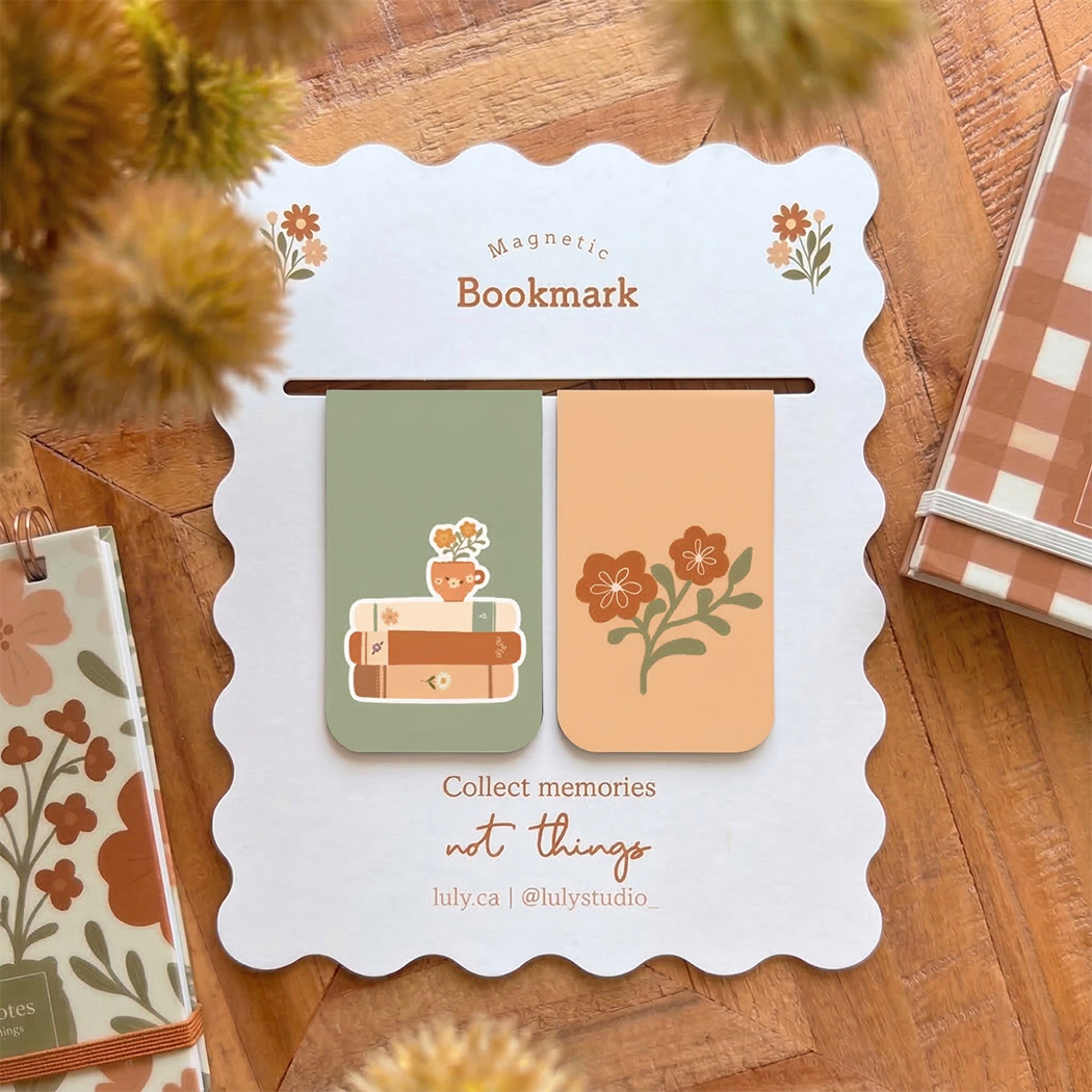 Magnetic Bookmark | Book and Flowers