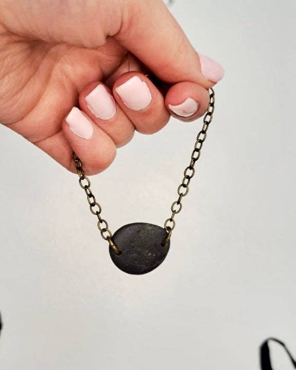 Single Stone Fixed Bracelet: Antique brass