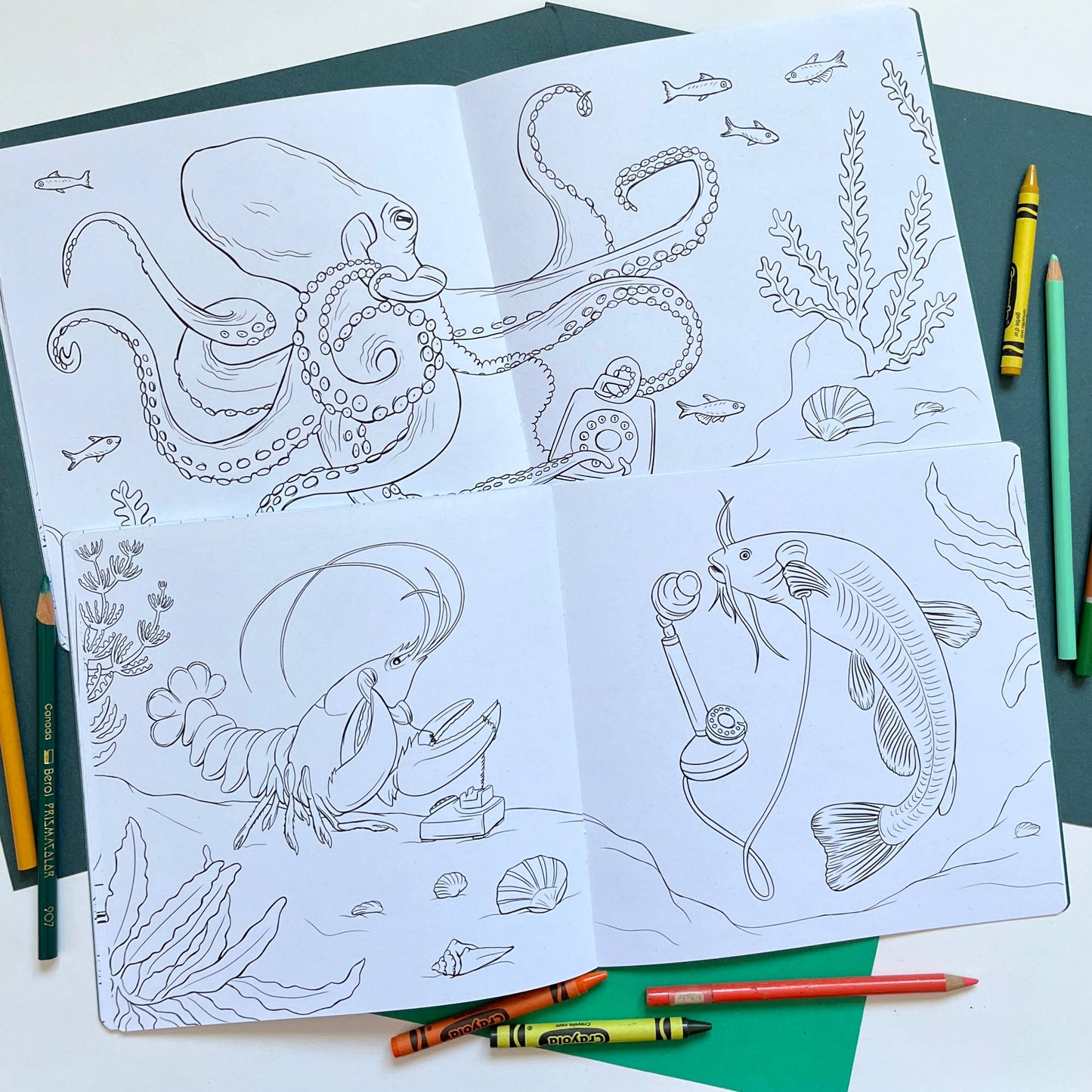 Hello Dear? - Coloring Book / Animals on the phone