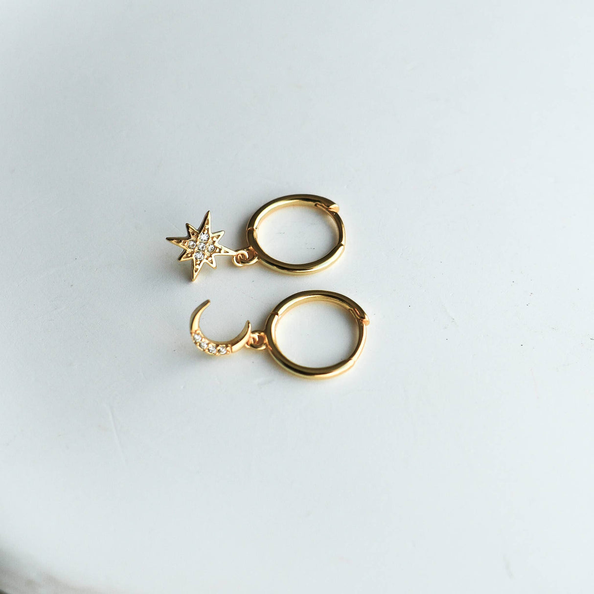Pano asymetrical pendant earrings