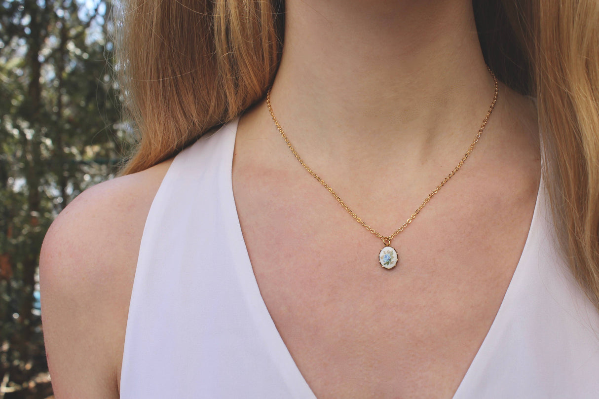 Vintage Floral Necklace - Blue Rose