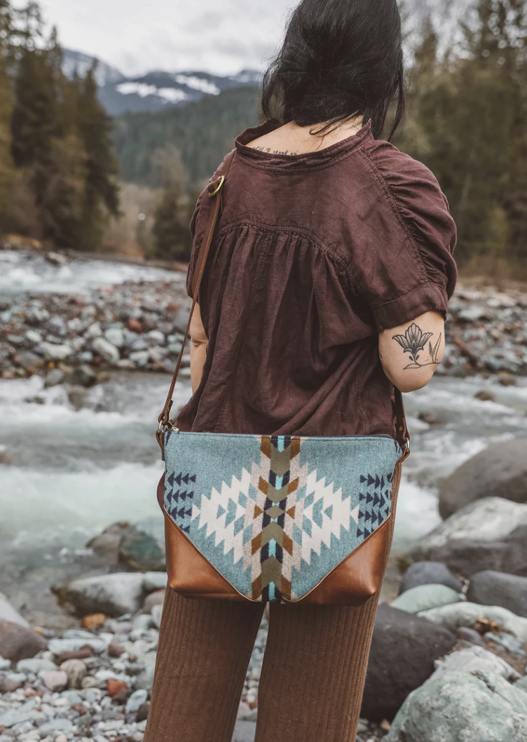 Willow Cross Body | Aquarius