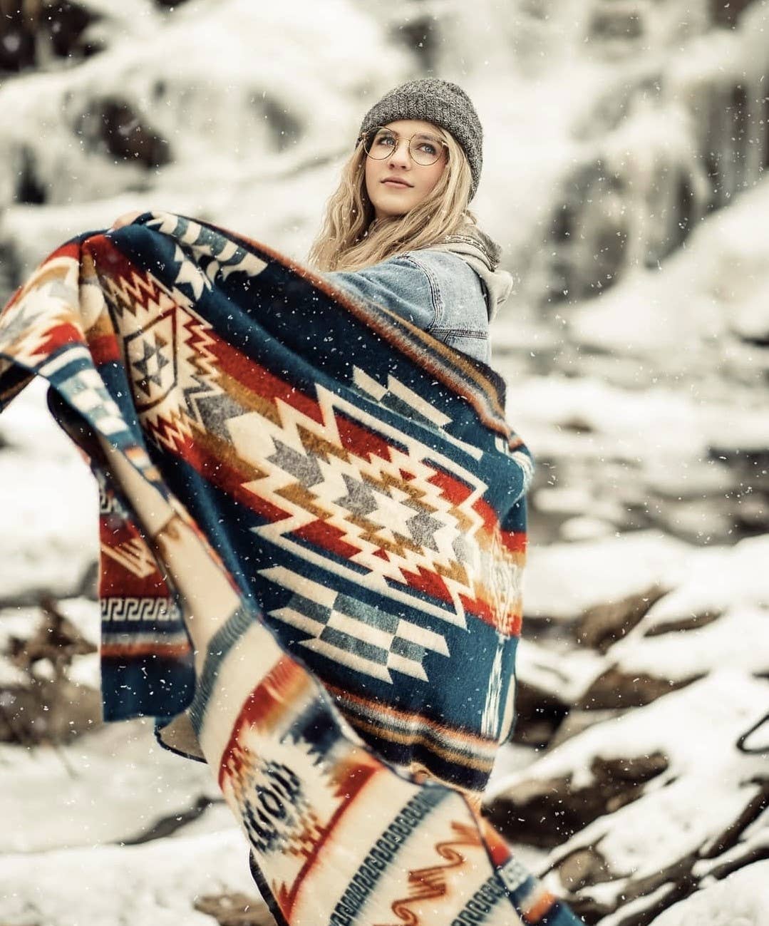 Maskuy Queen Blanket - Rusty Arctic