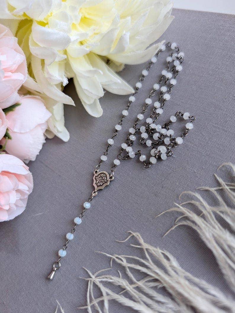 Rainbow Moonstone Y Necklace: Vintage Style Choker