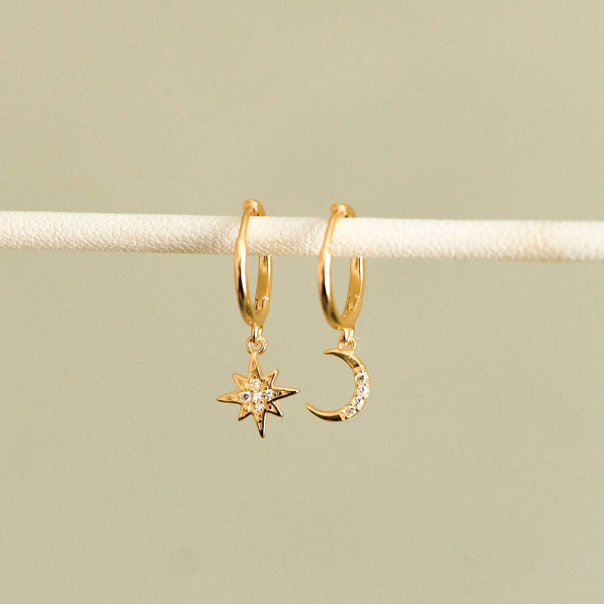 Pano asymetrical pendant earrings