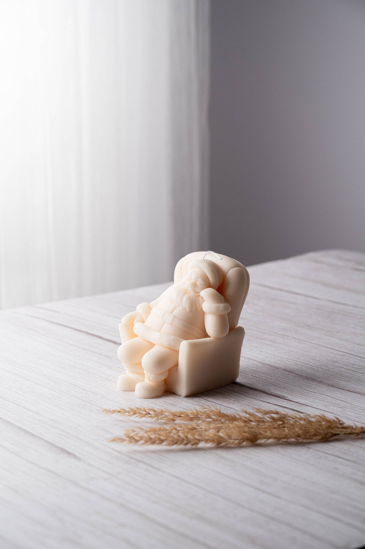 Santa Claus Candle - Hand-poured Design: Vintage