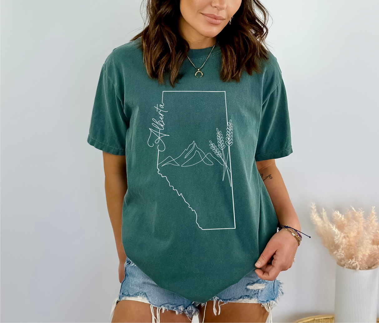 Alberta Line Art Shirt  -  Vintage Green