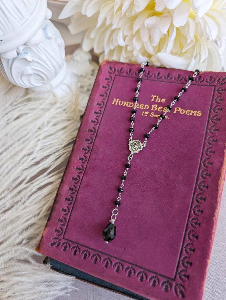 Black Beaded Y Necklace: Vintage Style Choker