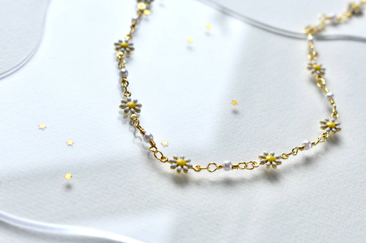White Daisy Flower Pearl Chain Necklace