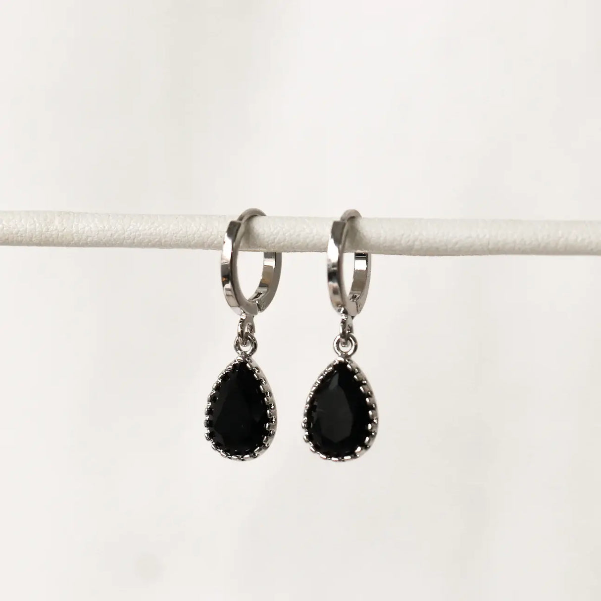 Dipa Hanging Earrings - Black