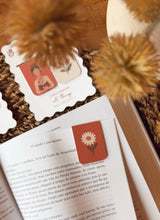 Magnetic Bookmark | Book and Flowers