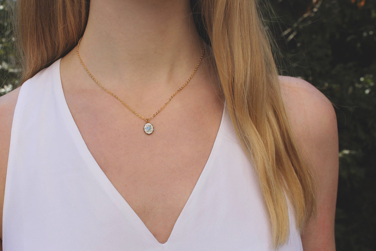 Vintage Floral Necklace - Blue Rose