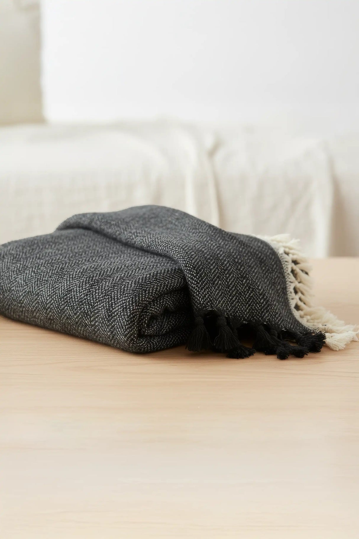 Minimalist 100% Cotton Throw Blankets & Bedspreads: Black