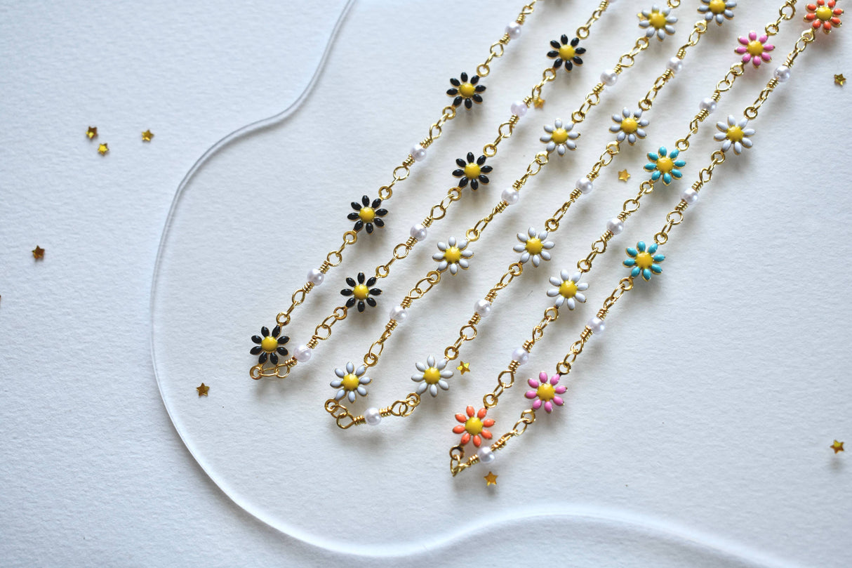 White Daisy Flower Pearl Chain Necklace
