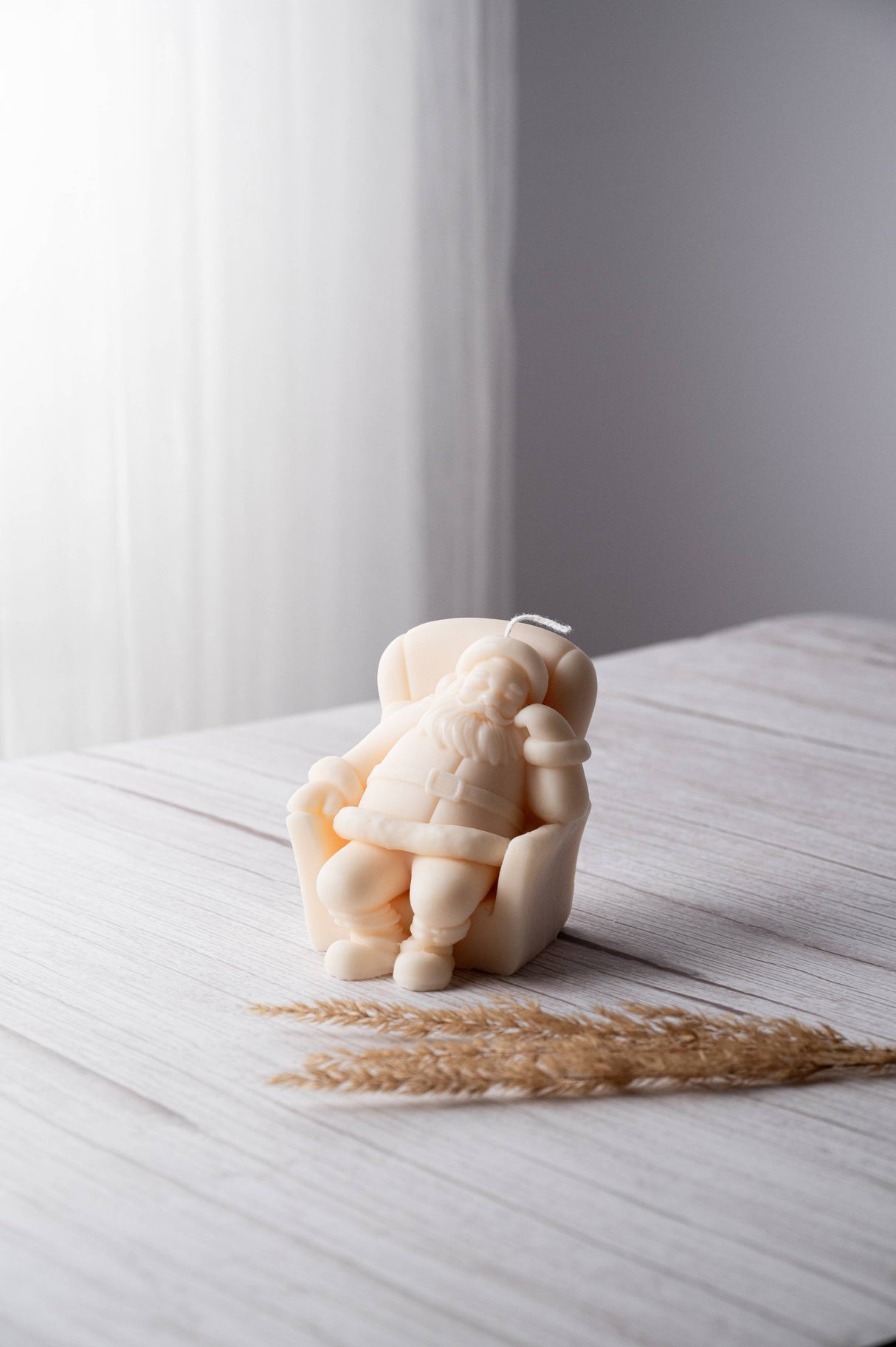 Santa Claus Candle - Hand-poured Design: Vintage