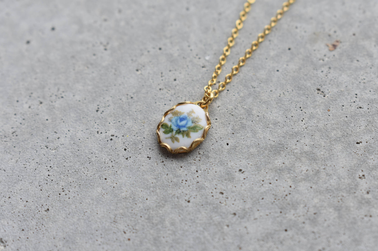 Vintage Floral Necklace - Blue Rose